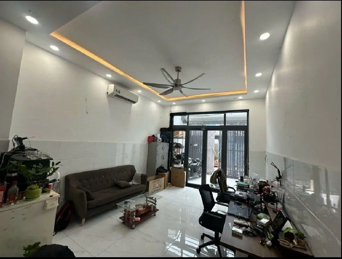Nhà đẹp 3 tầng 4,1x16m hẻm xe tải 6m sát Emart Phan Huy Ích chỉ 7,x tỷ