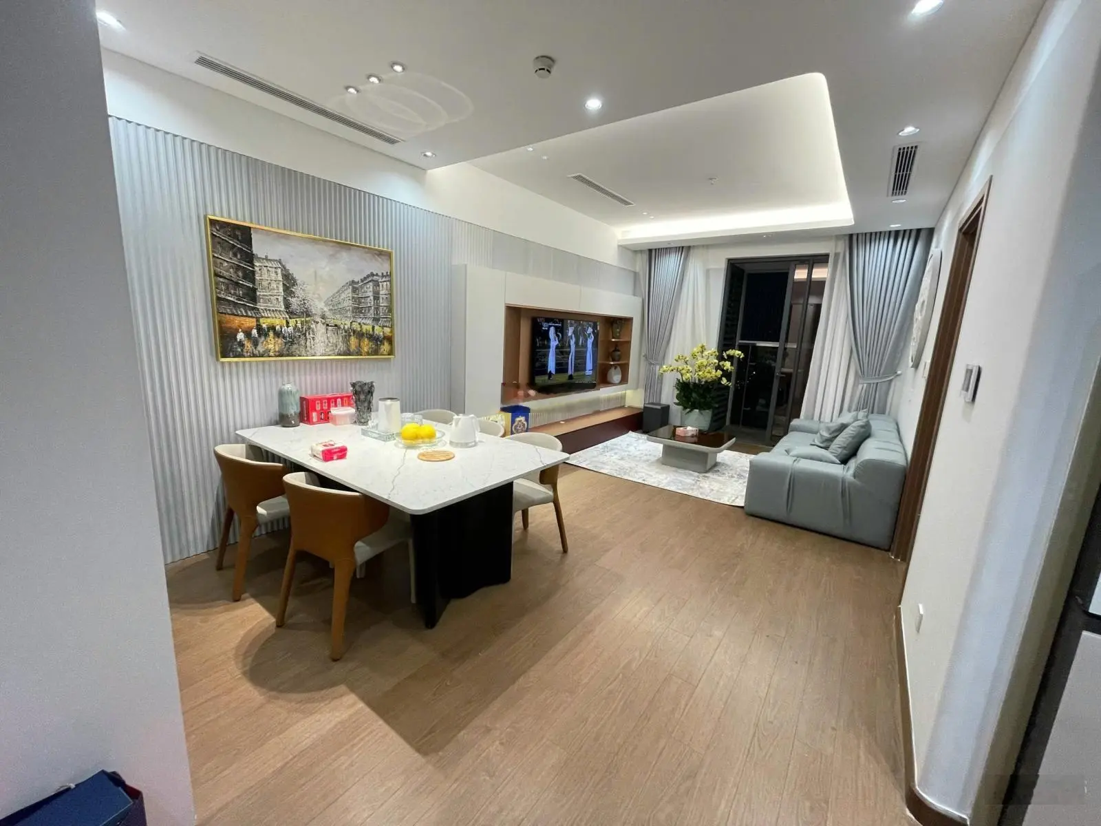 Đẳng cấp giới thượng lưu với view Hồ Tây 2PN D' Leroi Soleil
