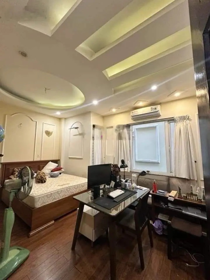 Duy nhất 1 căn còn sót lại nhà ngã 3 cát linh -tôn đức thắng- quận đống đa- view sân chơi lô góc