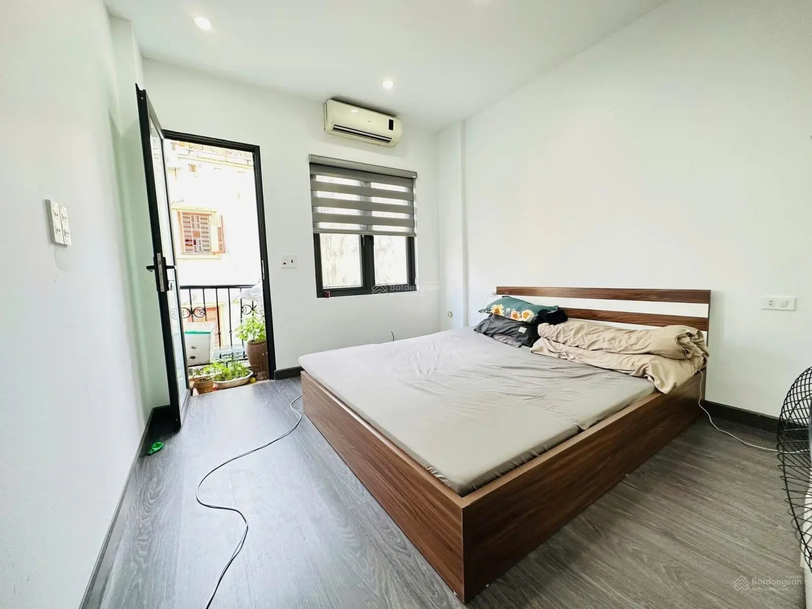 Nhà đẹp 5 ngủ - gần phố cách ô tô 20m DT 38m2 - 5 tầng chỉ 7.2 tỷ