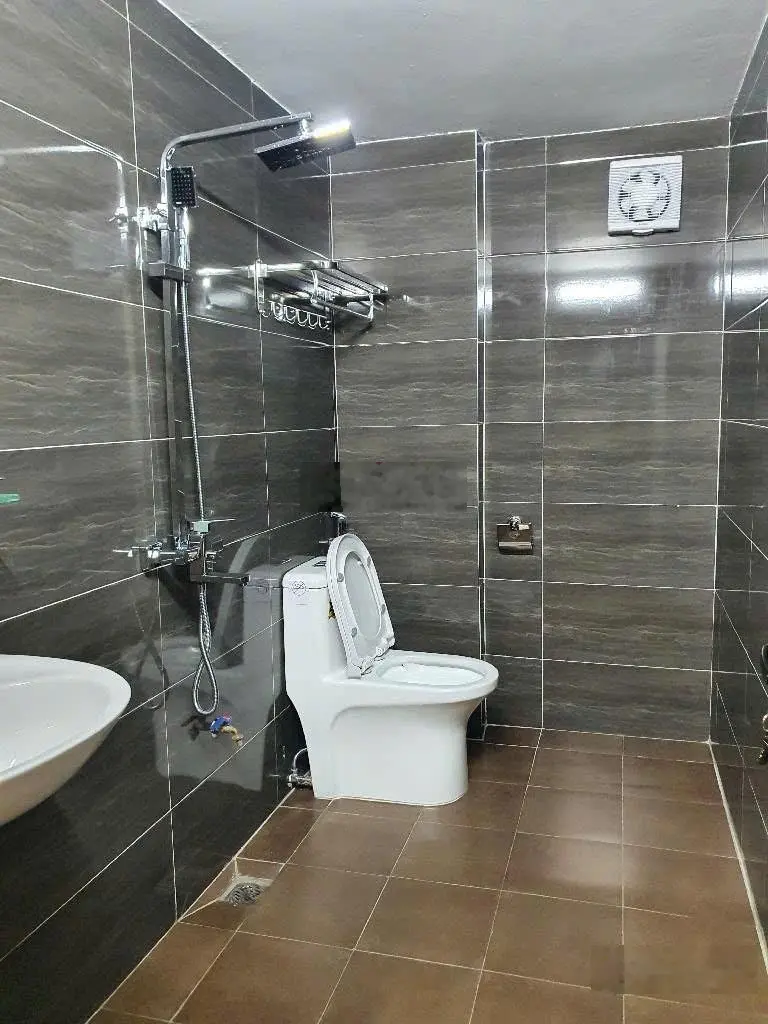 Bán nhà cách mặt phố khâm thiên 10m gần Ô chợ Dừa. Dt 28mx4 tầng. Giá 4.75 tỷ