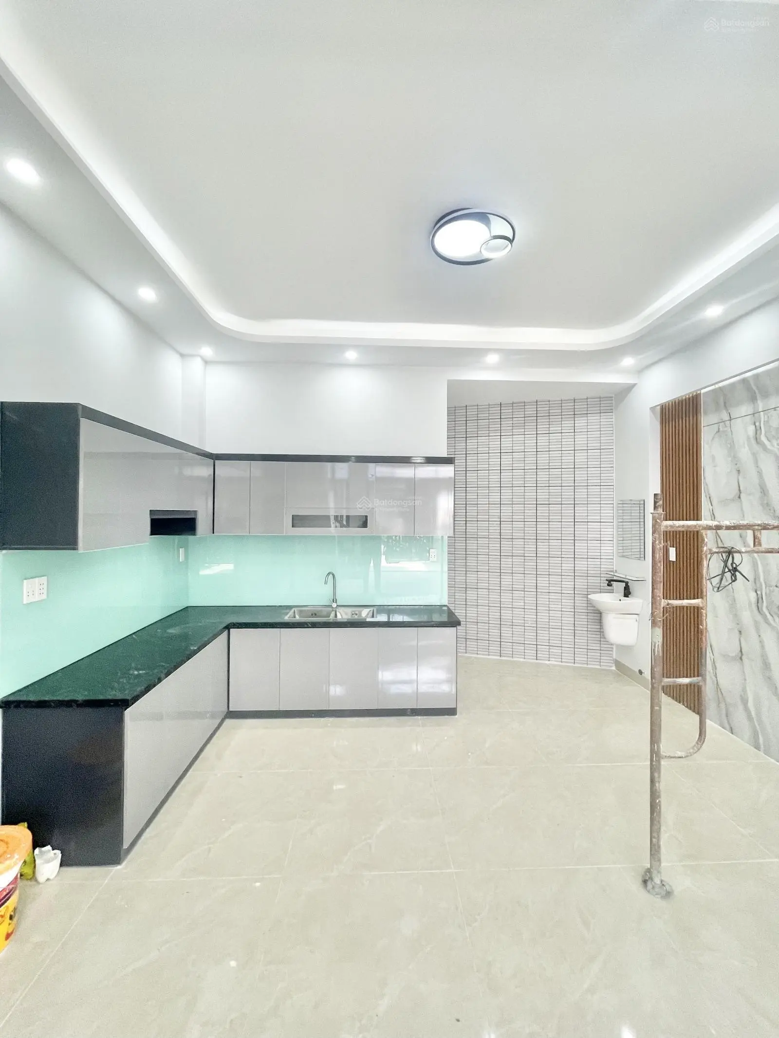 Cần bán nhà 2 lầu mới hoàn thiện gần ngã tư mồi DT67M giá 3,4 tỷ