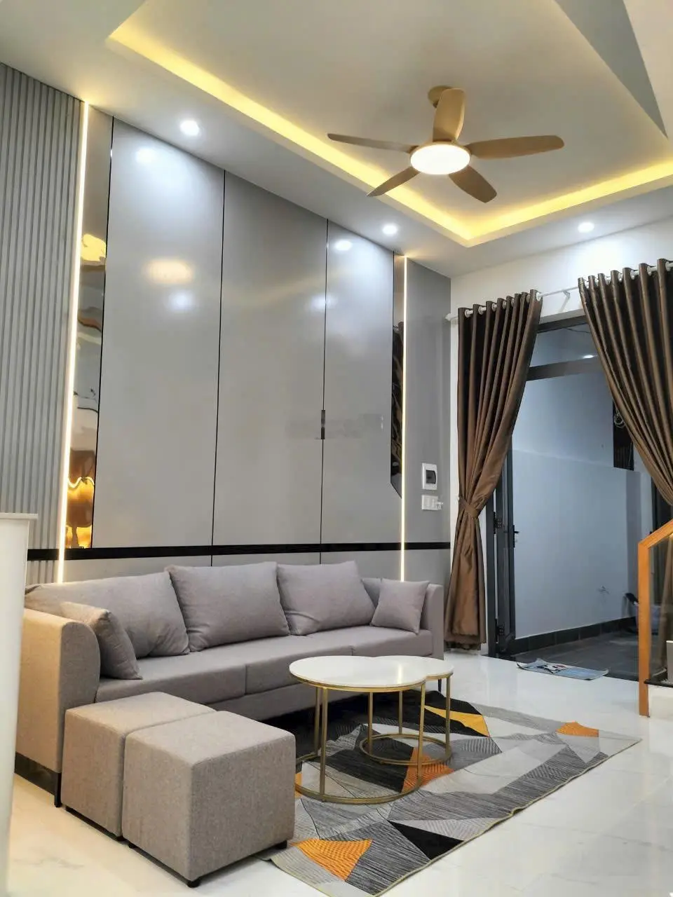 Nhà ngay mặt chợ gò đen mới xây 100m2/950tr kinh doanh mua bán được liền sổ sẵn, nội thất cơ bản