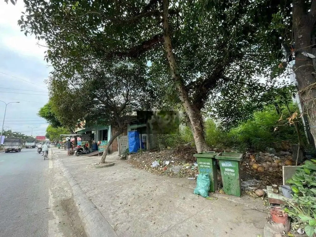 Mặt tiền Tỉnh Lộ 824, Ngay Trung Tâm Thị Trấn,Tiện Kinh doanh buôn bán