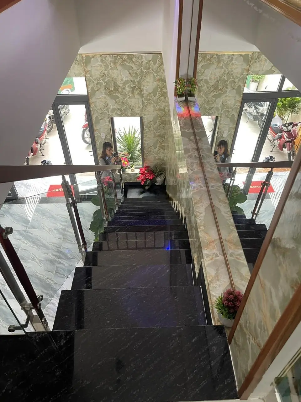 Chính chủ cần bán nhà xây mới cực đẹp gần chợ xóm nghèo phường dĩ an