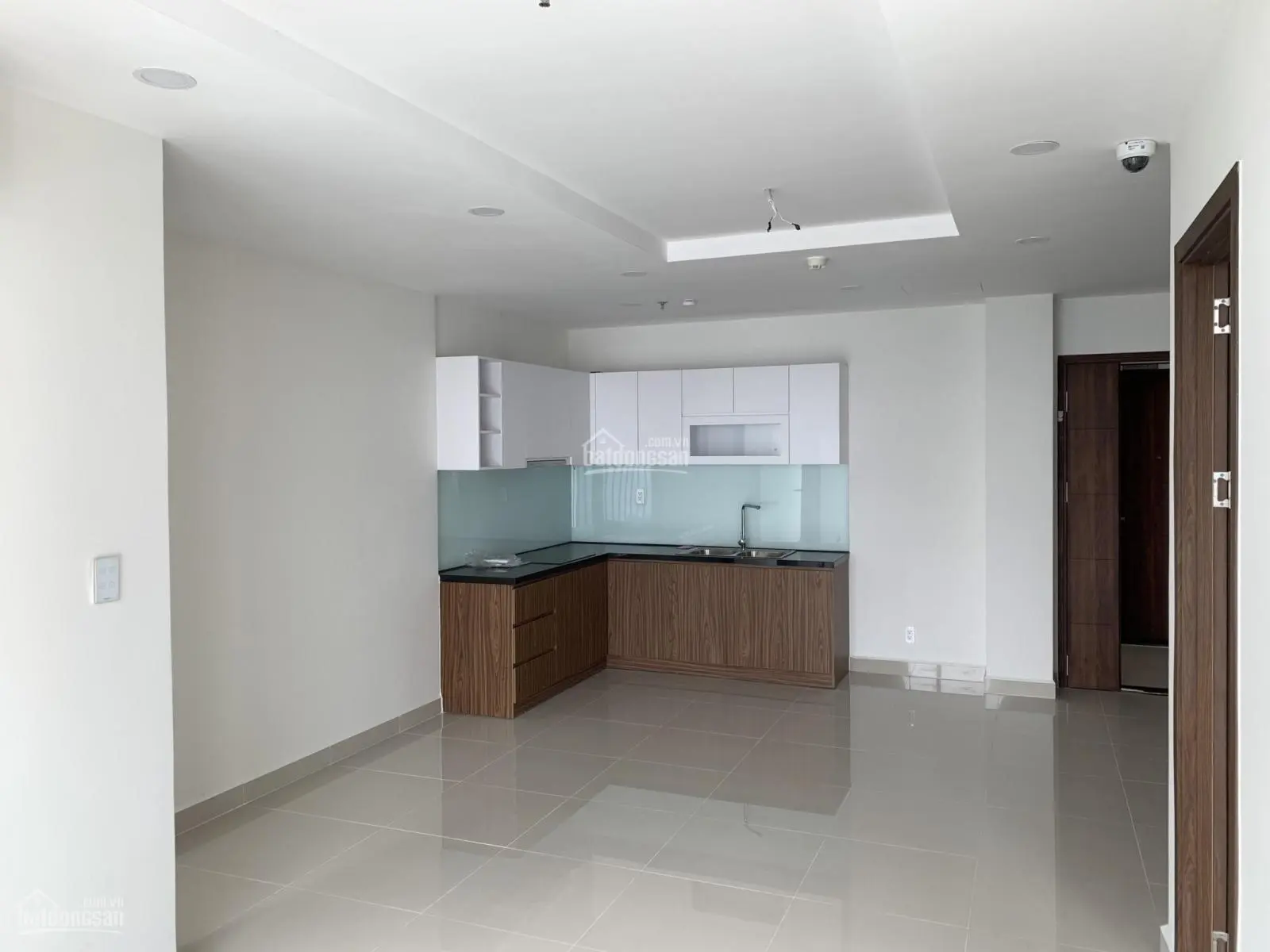 Bán Phú Đông Premier căn góc A, đã có sổ, bếp mở Đông Bắc, 2PN - 2 WC, giá 2 tỷ: 0947 853 ***