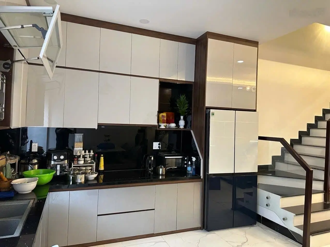 Cần tiền bán nhà đẹp 3 tầng tại khu đô thị Hà Quang 2 lh 0762 111 *** để xem nhà và có giá tốt nhất