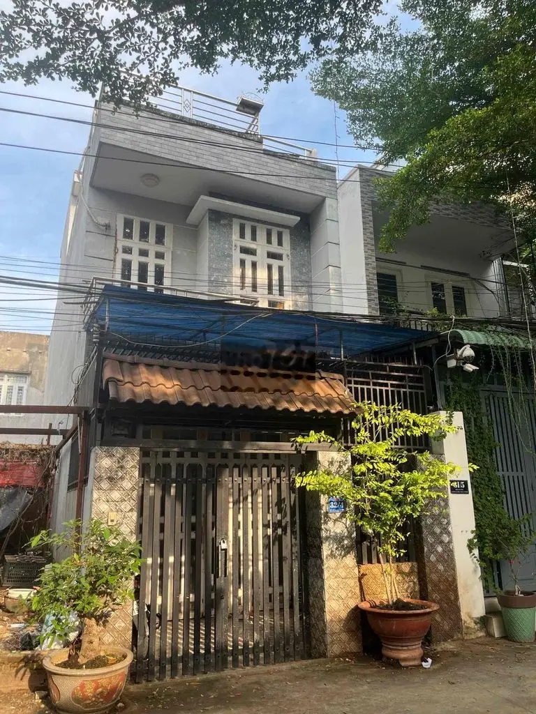 Cần bán 2 căn nhà . gần vĩnh phú 41