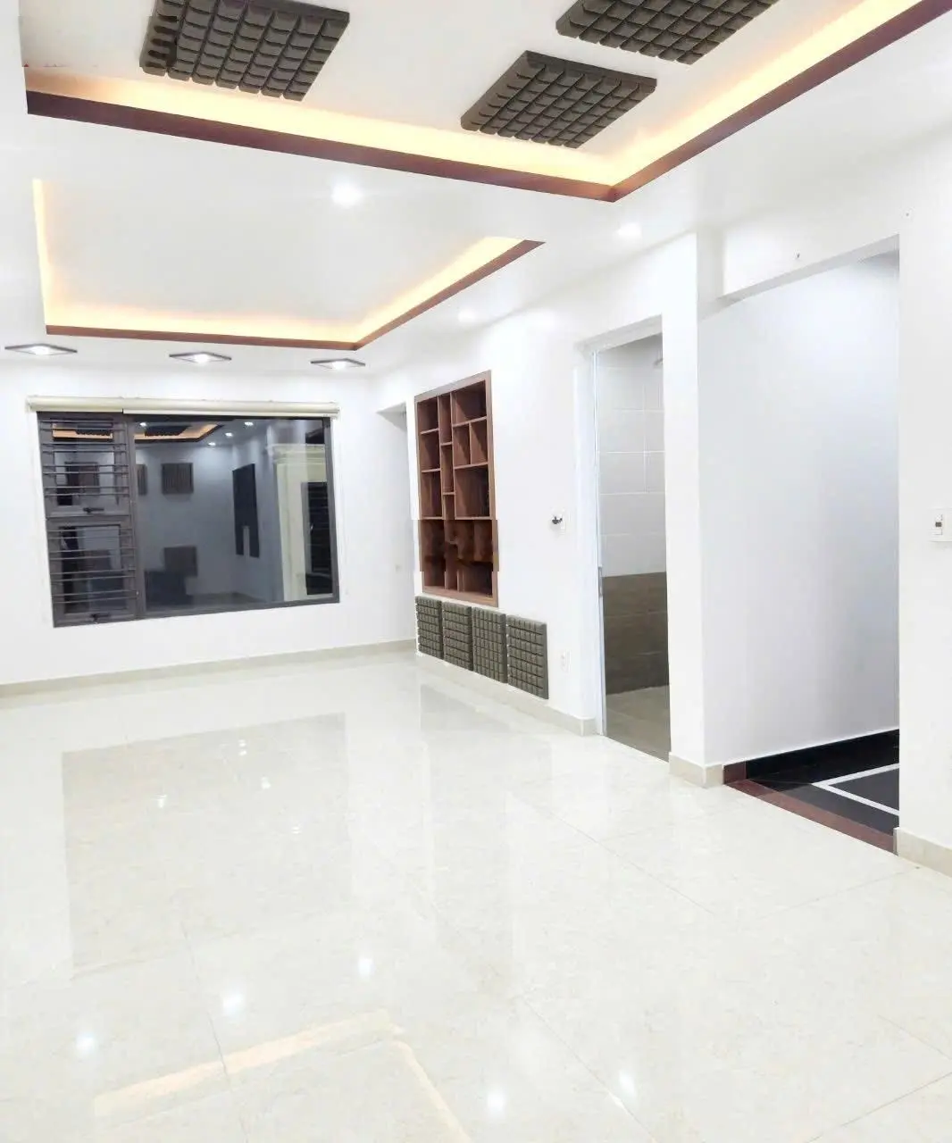 Bán nhà Nguyễn Đức Cảnh chỉ 10 bước chân ra đến Hồ Tam Bạc