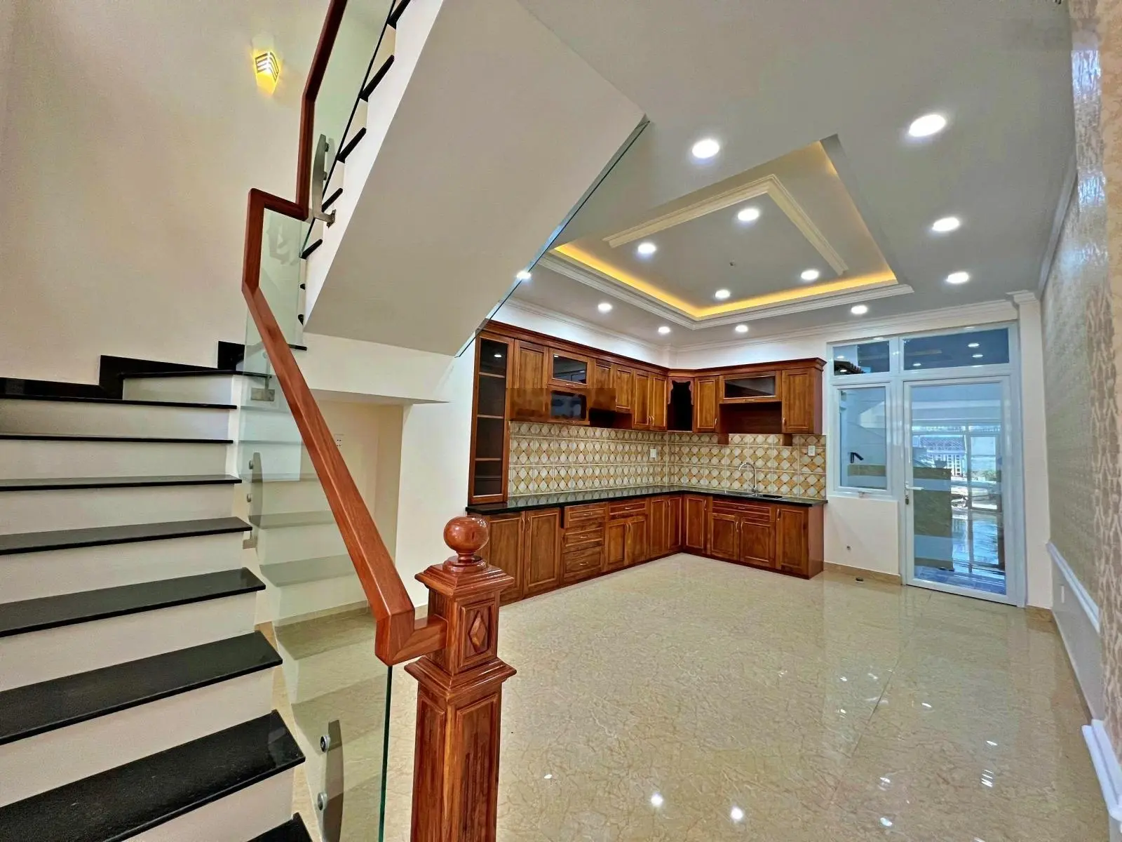 Siêu phẩm 60m2 - hiệp bình phước - 4 lầu hoàn công - chỉ 6.92 tỷ