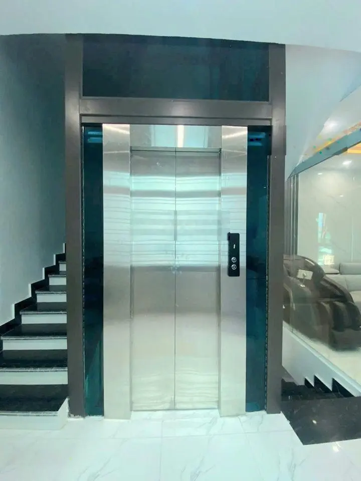 Nhà 4 tầng độc lập lô góc 2 mặt thoáng, có cầu thang máy, ô tô vào nhà tại Trang Quan An Đồng