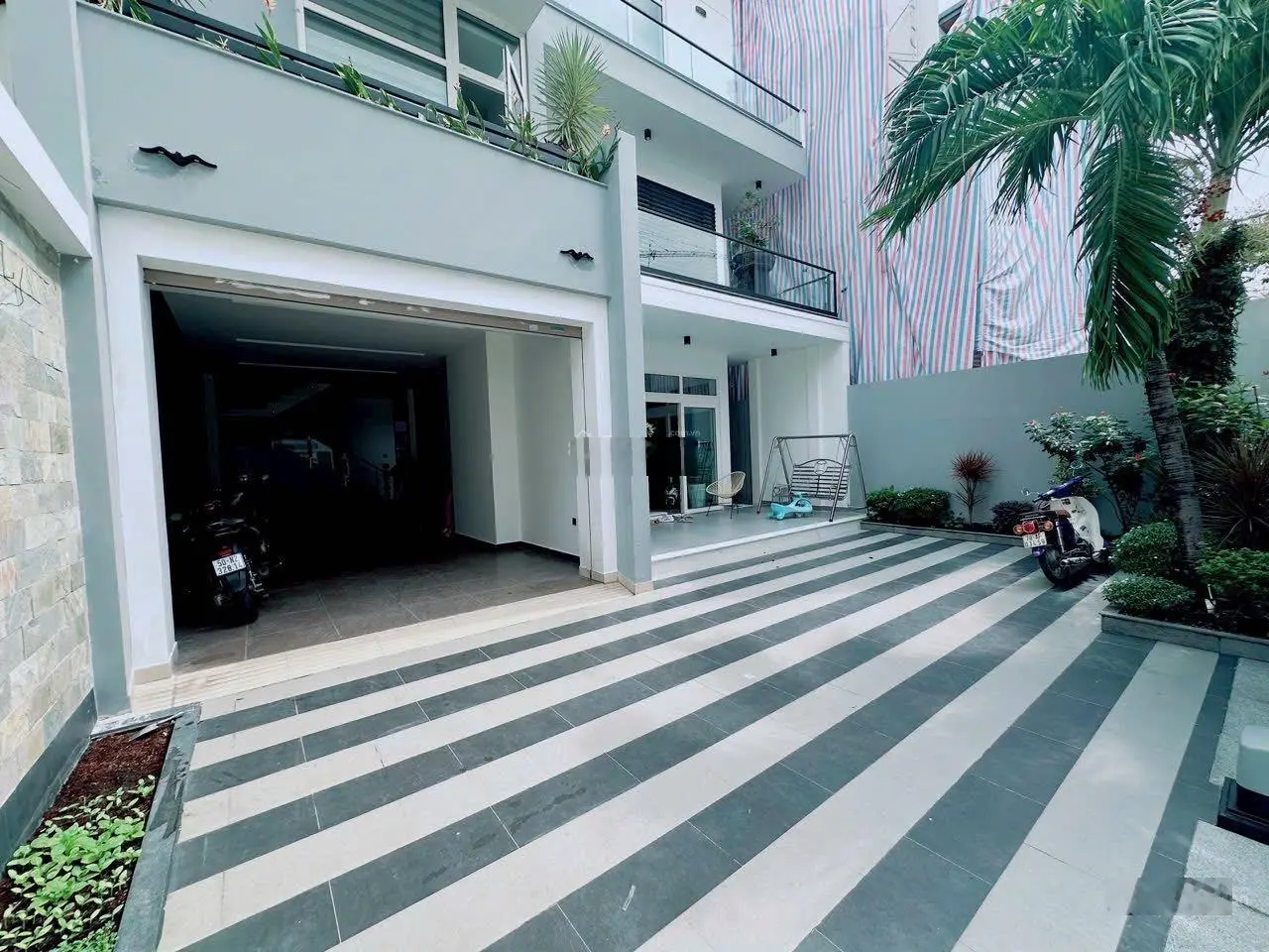 Bán biệt thự 10x25m 2 lầu 6PN 4WC sổ hồng giá 24.8tỷ TL