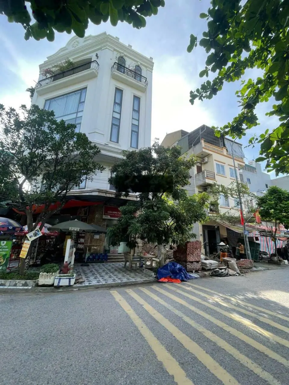 Bán đất phố Doãn Kế Thiện, ngõ lớn ô tô tránh, vỉa hè, kinh doanh 60m2, 14,9 tỷ