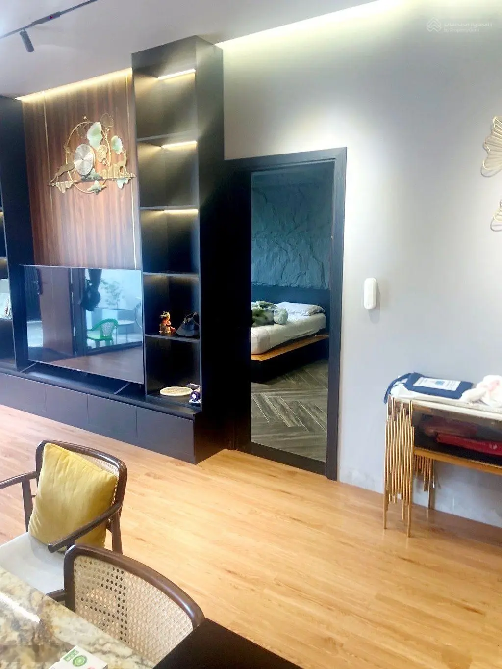 Bán nhà biệt thự đẹp, đầy đủ nội thất tại đường Nguyễn Đình Hoàn, 11,2 tỷ, 150m2
