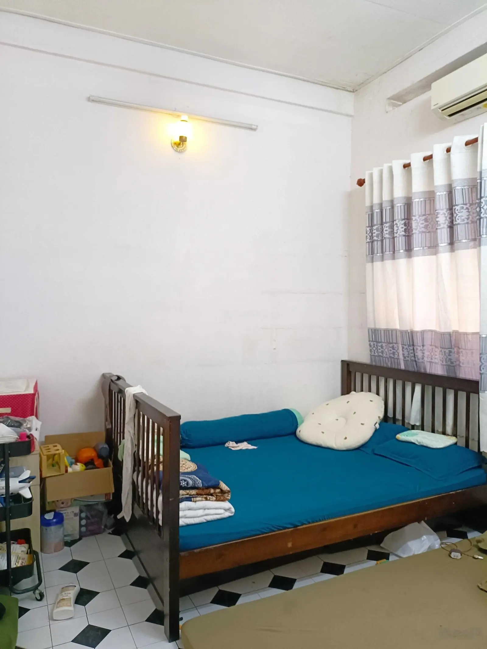 Cần bán căn hộ chung cư Hà Kiều Lô D, lầu 1 căn góc 2 mặt DT 50 m2, có 2 phòng ngủ View góc