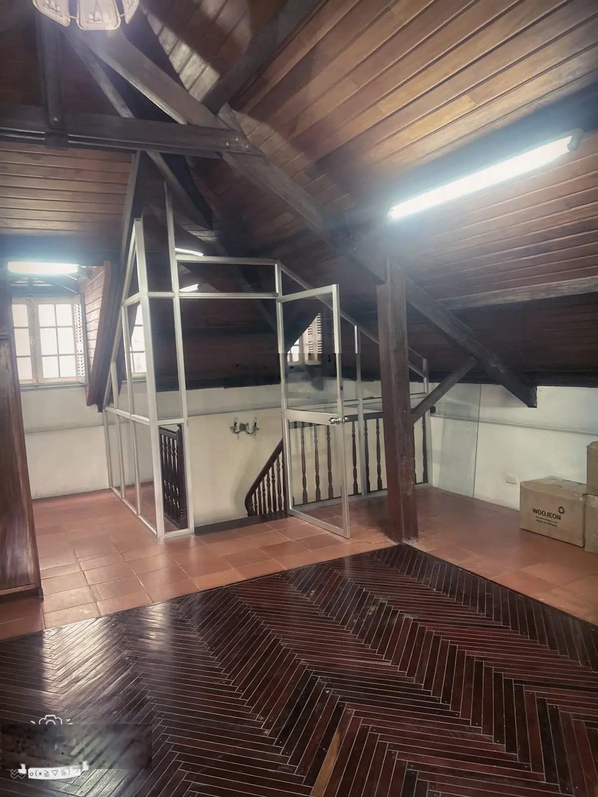 Bán BT Xuân Diệu, Tây Hồ, Hà Nội - DT 197 m2 mặt tiền 16,5m - sổ đỏ nở hậu - giá 85 ty