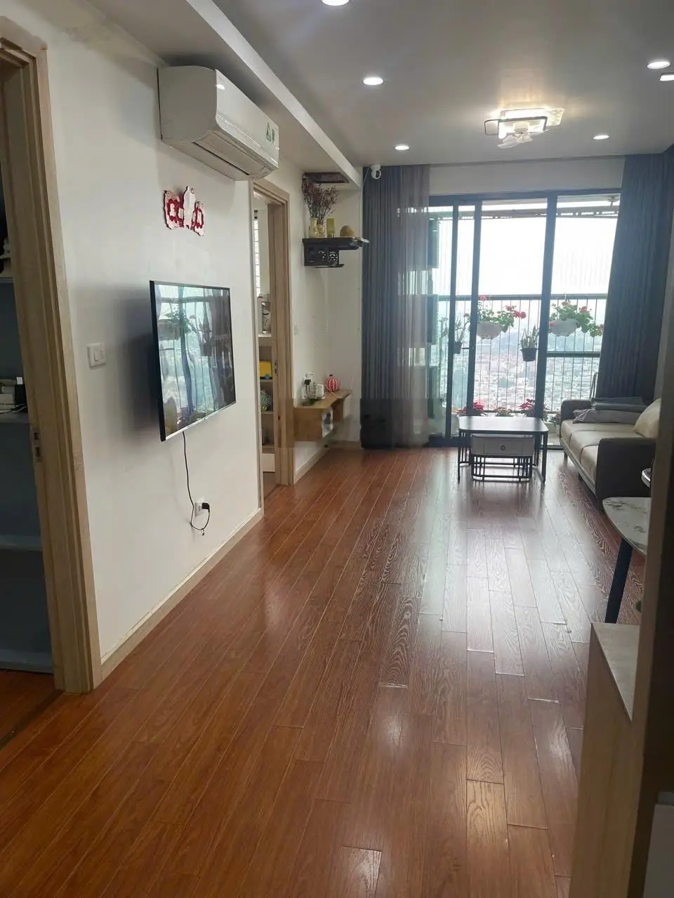 Chính chủ chuyển công tác bán gấp căn góc 2PN 67m2 đầy đủ nội thất giá 5.1 tỷ tại HD Mon - Hàm Nghi