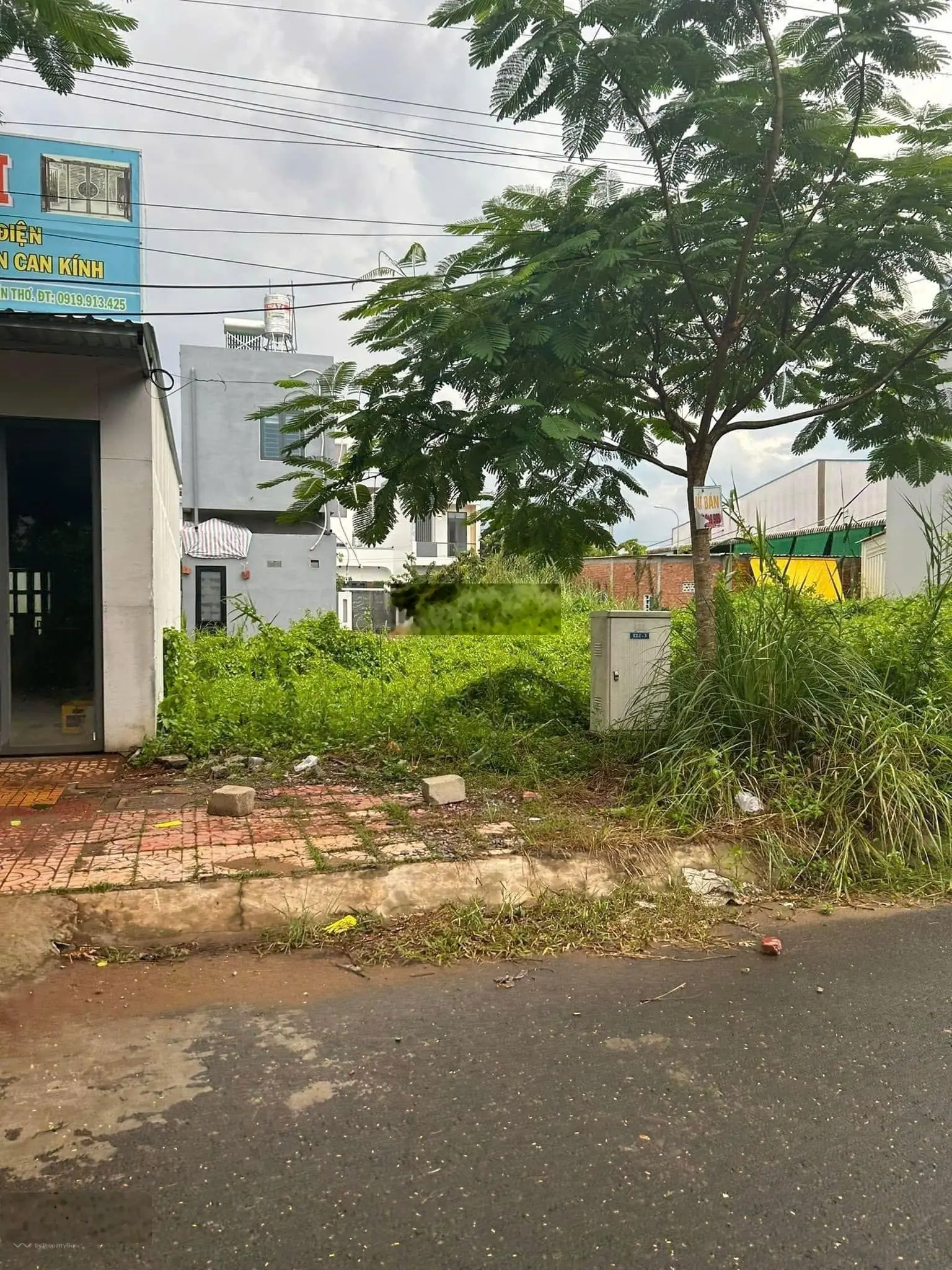 Cần bán đất mặt tiền đường Thầy Cai, P8, Tp. Bến Tre 180m2 sẵn 100m2 thổ, SHR, Đường oto