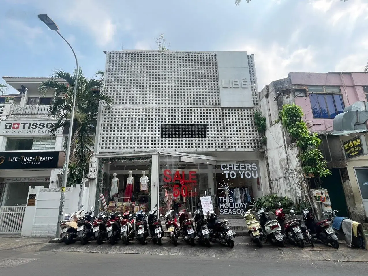 Siêu phẩm ngang lớn MT Lê Quang Định, Bình Thạnh, 12x20m, 4 Tầng - HĐT: 130 triệu, giá 49 tỷ