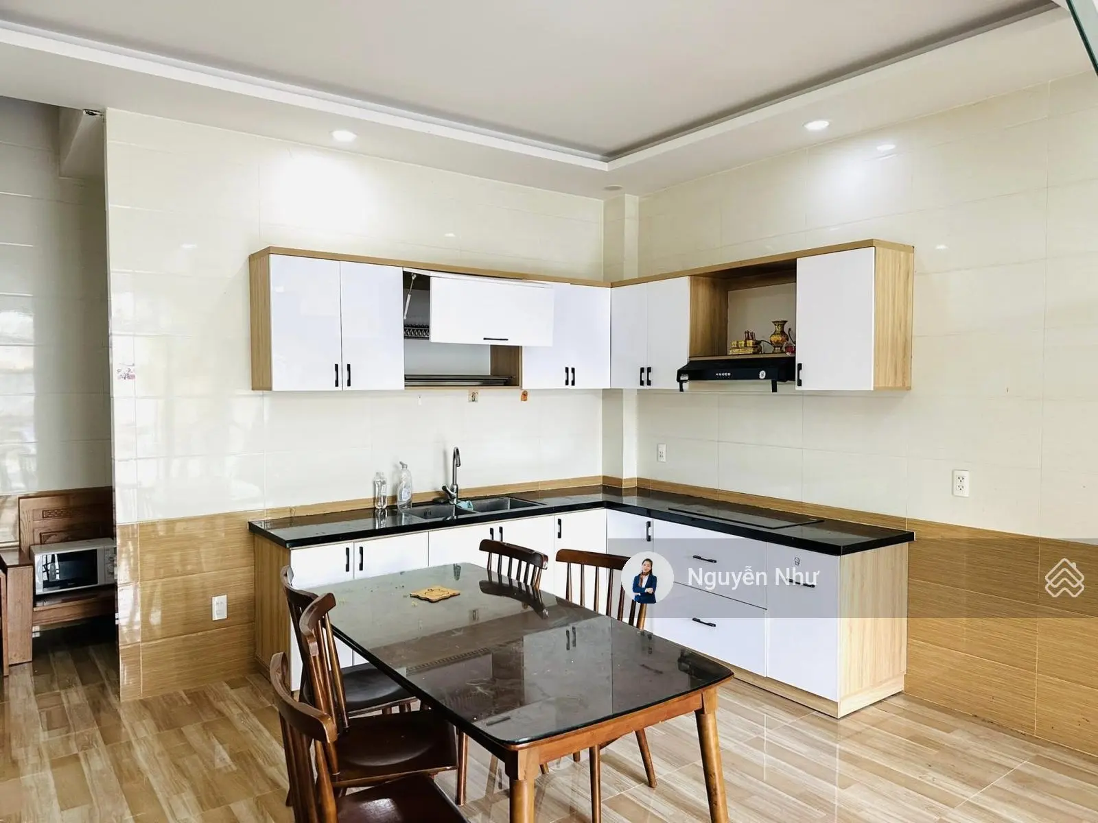Bán nhà mặt tiền đường Nguyễn Đình, Sơn Trà Đà Nẵng, gần Vương Thừa Vũ, 55m2 x 3 tầng, giá 5.3 tỷ