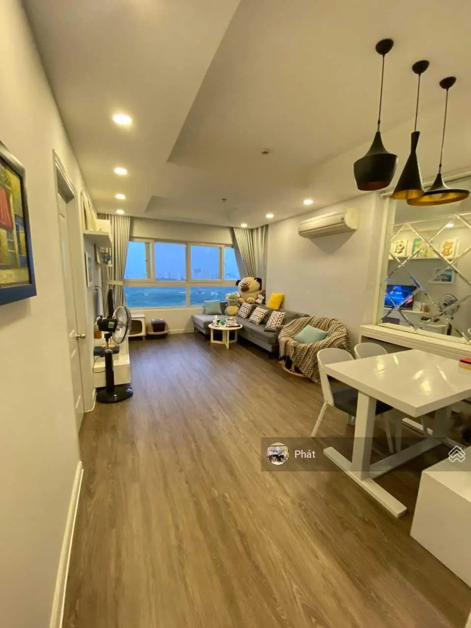 Mình bán căn hộ 2PN chung cư Dragon Hill 2.7 tỷ. Sổ hồng sang tên trong ngày. Call 0938 888 ***