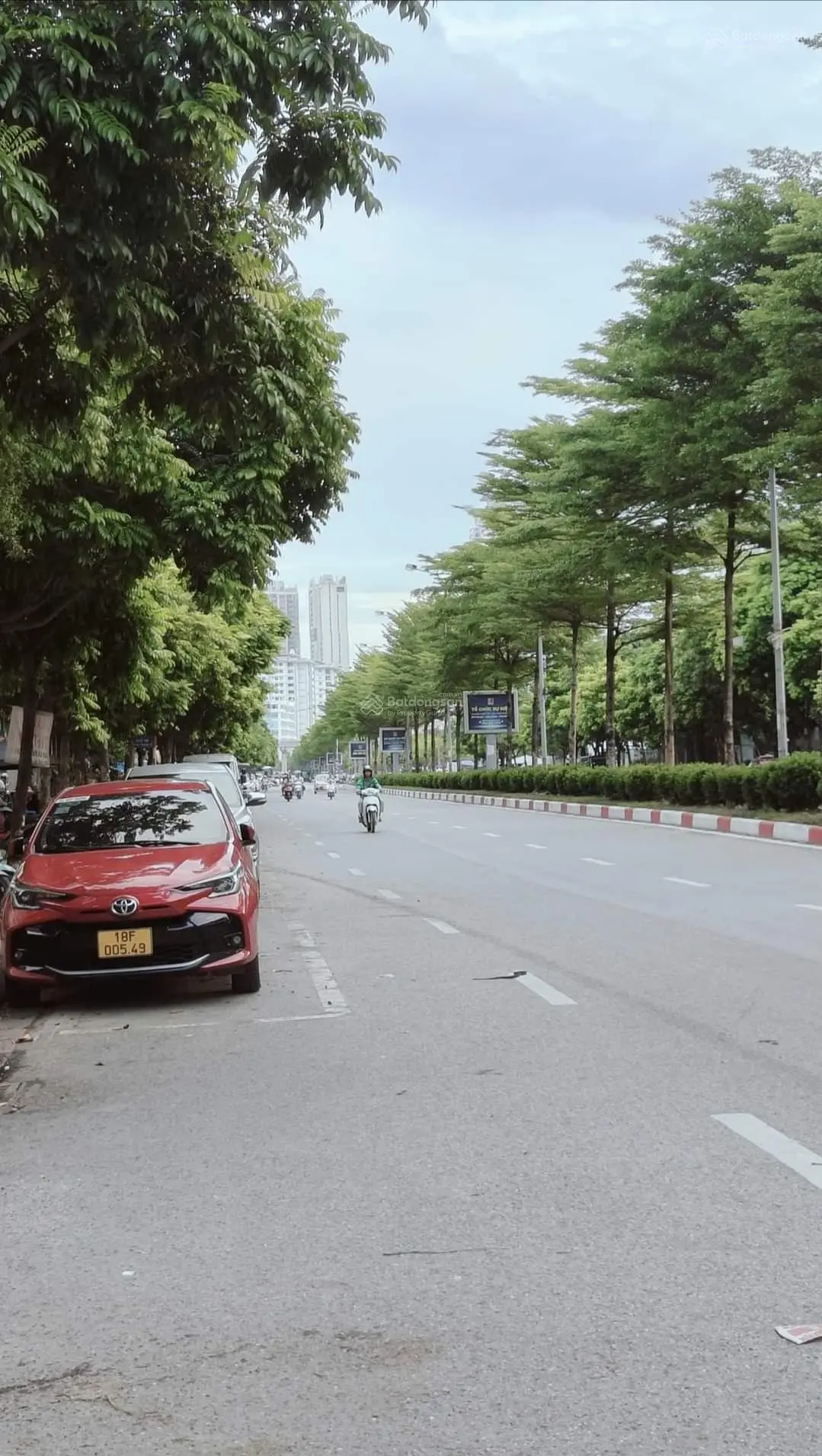Chính chủ gửi bán nhà 2 mặt phố Trần Vỹ diện tích 111m2, 7 tầng thang máy