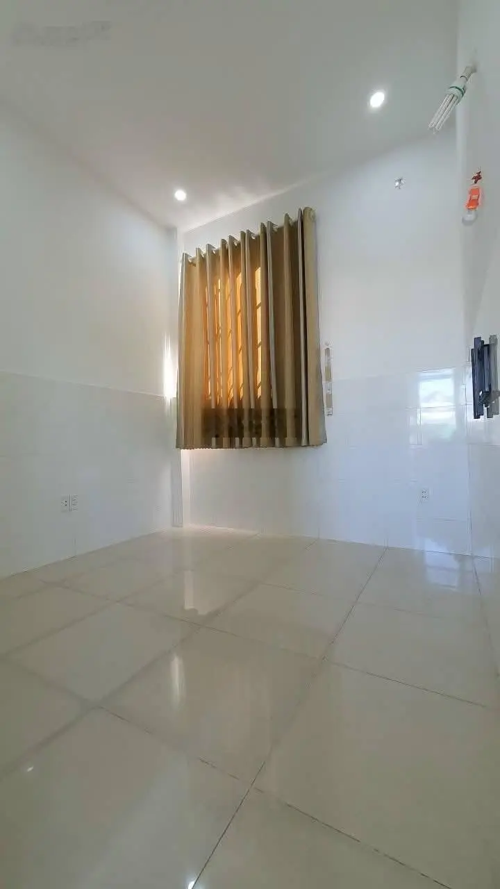Bán nhà hẻm 110 Lò Lu, 110m2 chỉ 4.2 tỷ