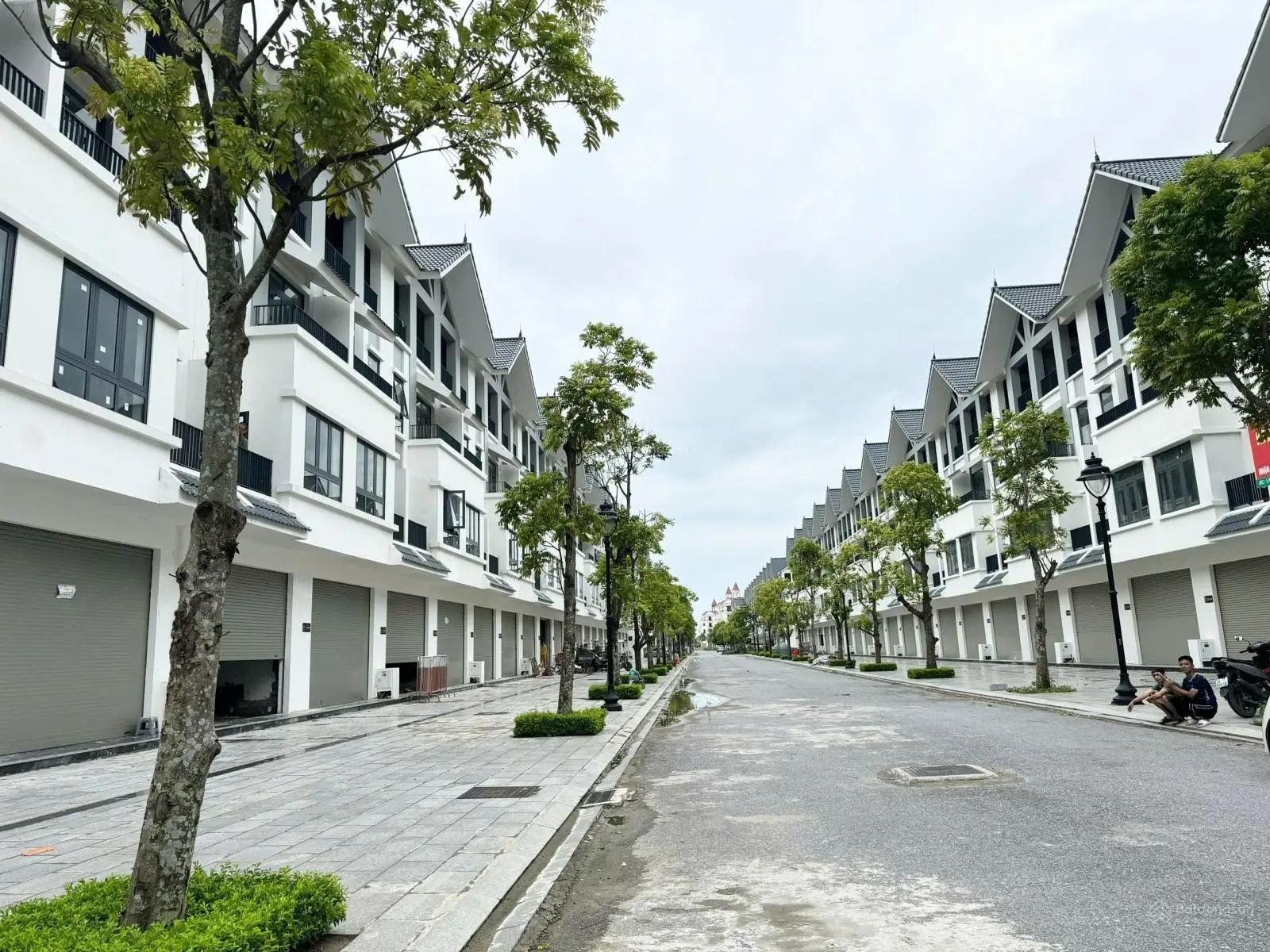 HÀNG HIẾM CC CẦN BÁN CĂN LK DT 100M XÂY 4 TẦNG, ĐƯỜNG 17M VỈA HÈ 5M LÔ CẠNH GÓC NGAY HỒ ĐIỀU HÒA