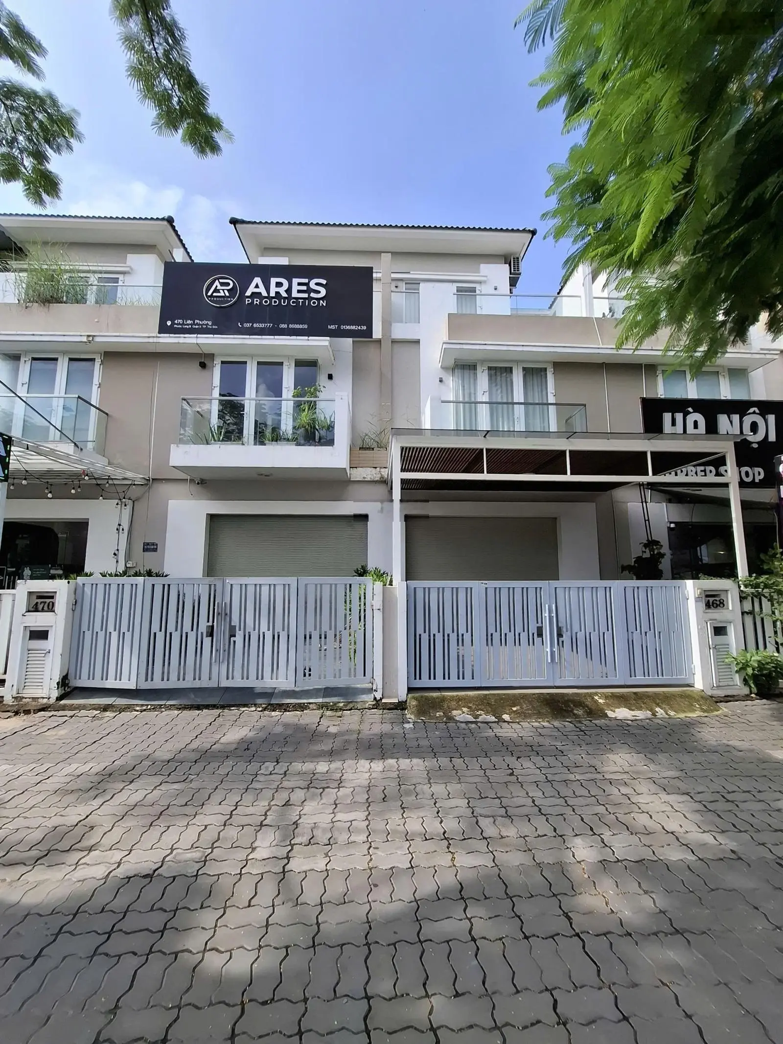 Bán nhà mặt tiền đường Liên Phường, Quận 9, giá 25 tỷ