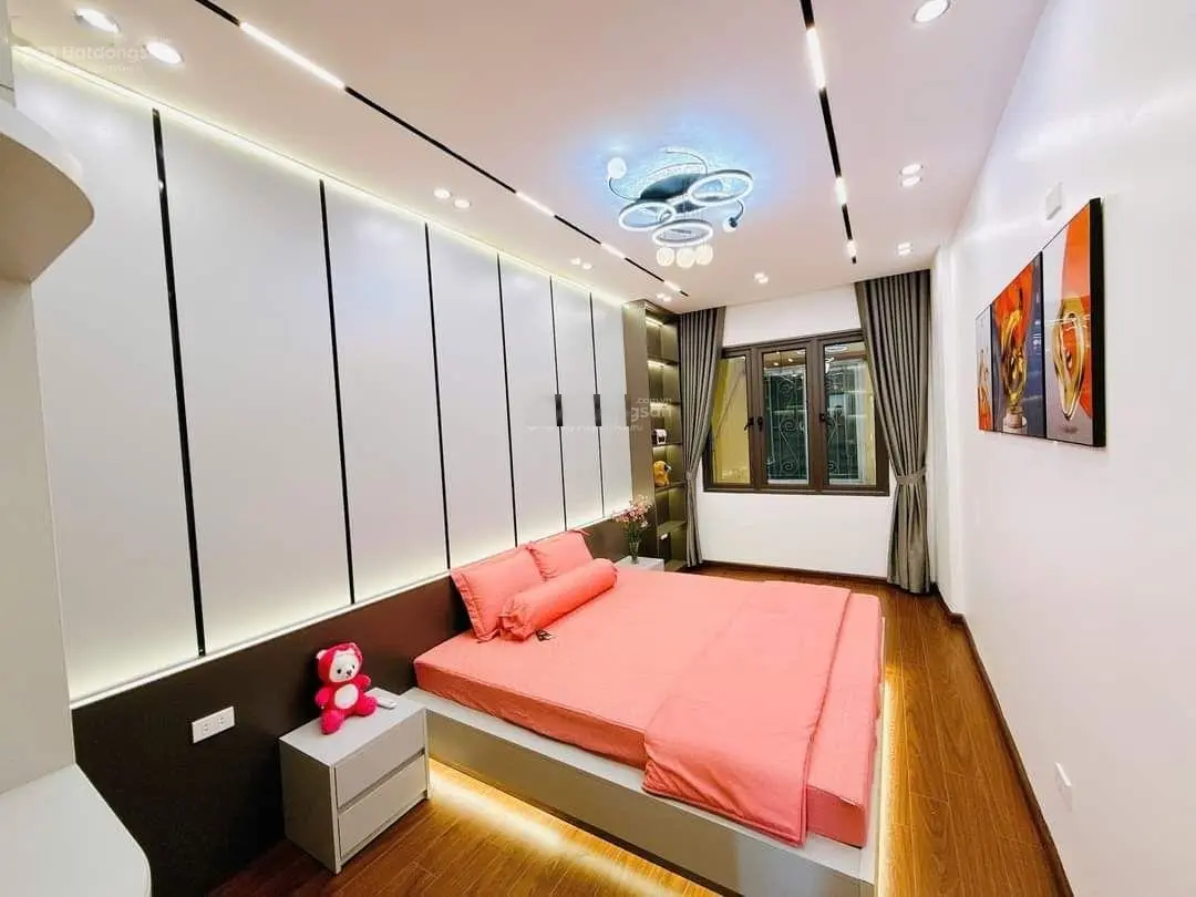 Bán Nhà Triều Khúc,Nhà Mới Full Đồ Nội Thất.Ba Gác Đỗ Cửa.DT 22/26m/2- 4 tầng-MT 3, 4m.Giá 4,6 tỷ.