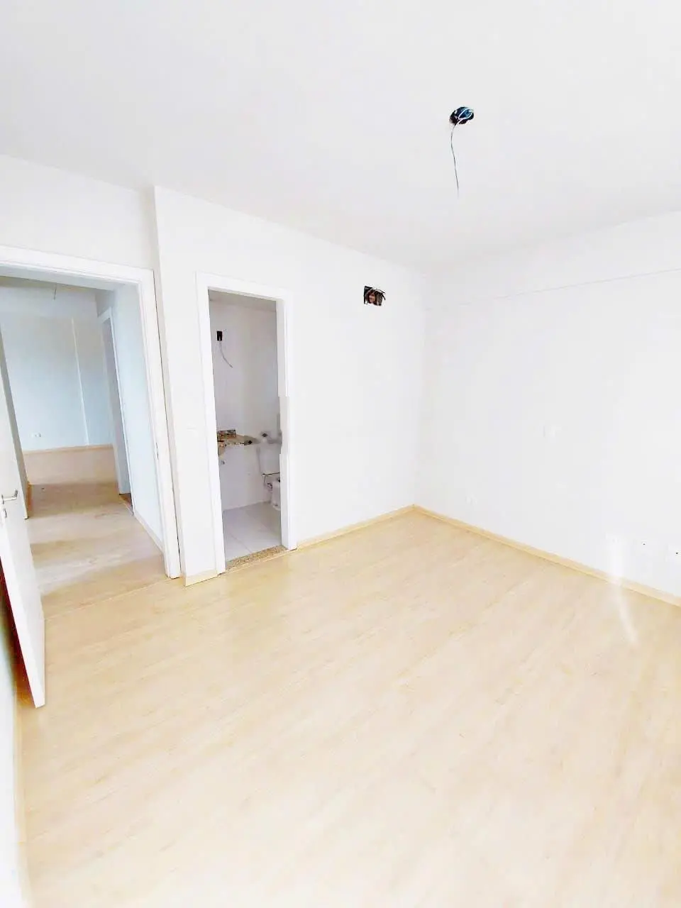NÓNGGG - Bán nhà mặt phố cạnh Đầm Sen - đường nhựa 12m có lề - 3 tầng - DT: 70m2 - 7 tỷ