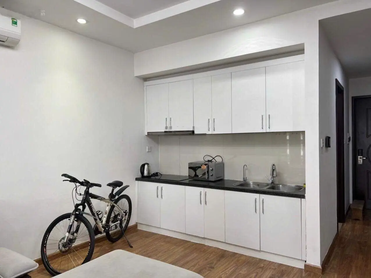 Cần bán căn 1 ngủ Toà T09 Times City full nội thất giá rẻ nhất thị trường liên hệ 0908 833 ***