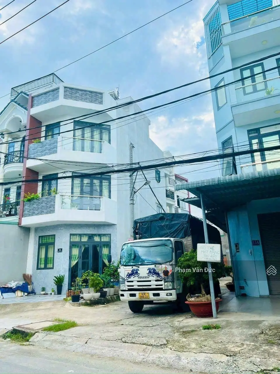 Bán nhà trệt 3 lầu. Đường xe tải. Khu Dân Cư nhà đẹp, dân trí, vị trí đẹp. Giá tốt