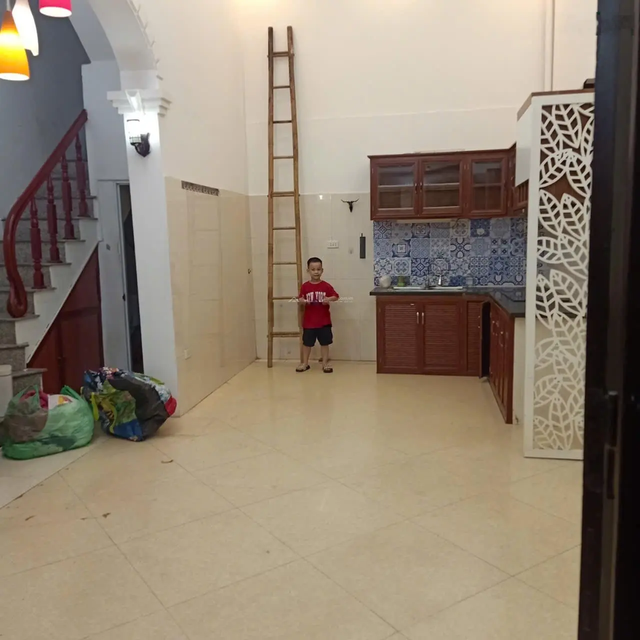 Bán nhà an dương-tây hồ-nhà dân xây khung cột chắc chắn-gần trường học-khu đông dân cư.
