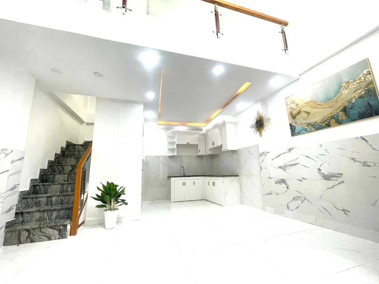 Bán gấp nhà đúc 3 tấm, sổ hồng công chứng, đã hoàn công đủ, giá nhỉnh 2 tỷ, Bình Tân, TP. HCM