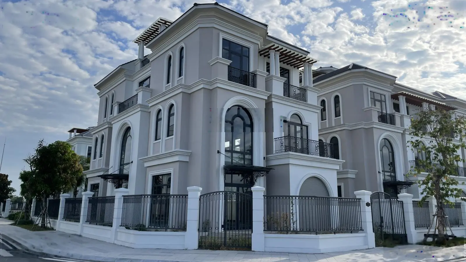 Bán biệt thự 20 tỷ VND tại Vinhomes Grand Park, Quận 9
