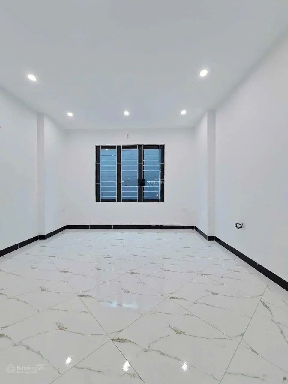 Bán nhà 50m2x3T, Độ Chàng, lô góc, ngõ thông ô tô đỗ cửa