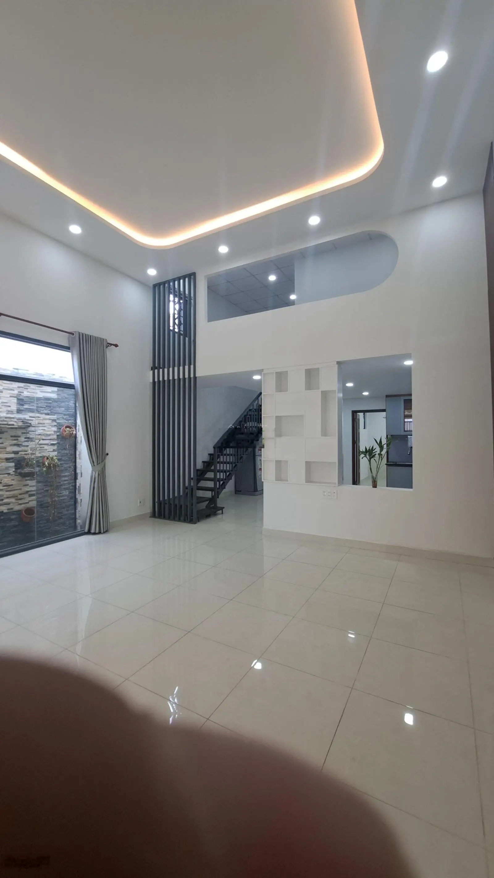 Cực hiếm! Nhà mặt tiền Trịnh Hoài Đức Hiệp Phú, Q9 giá chỉ hơn 4 tỷ