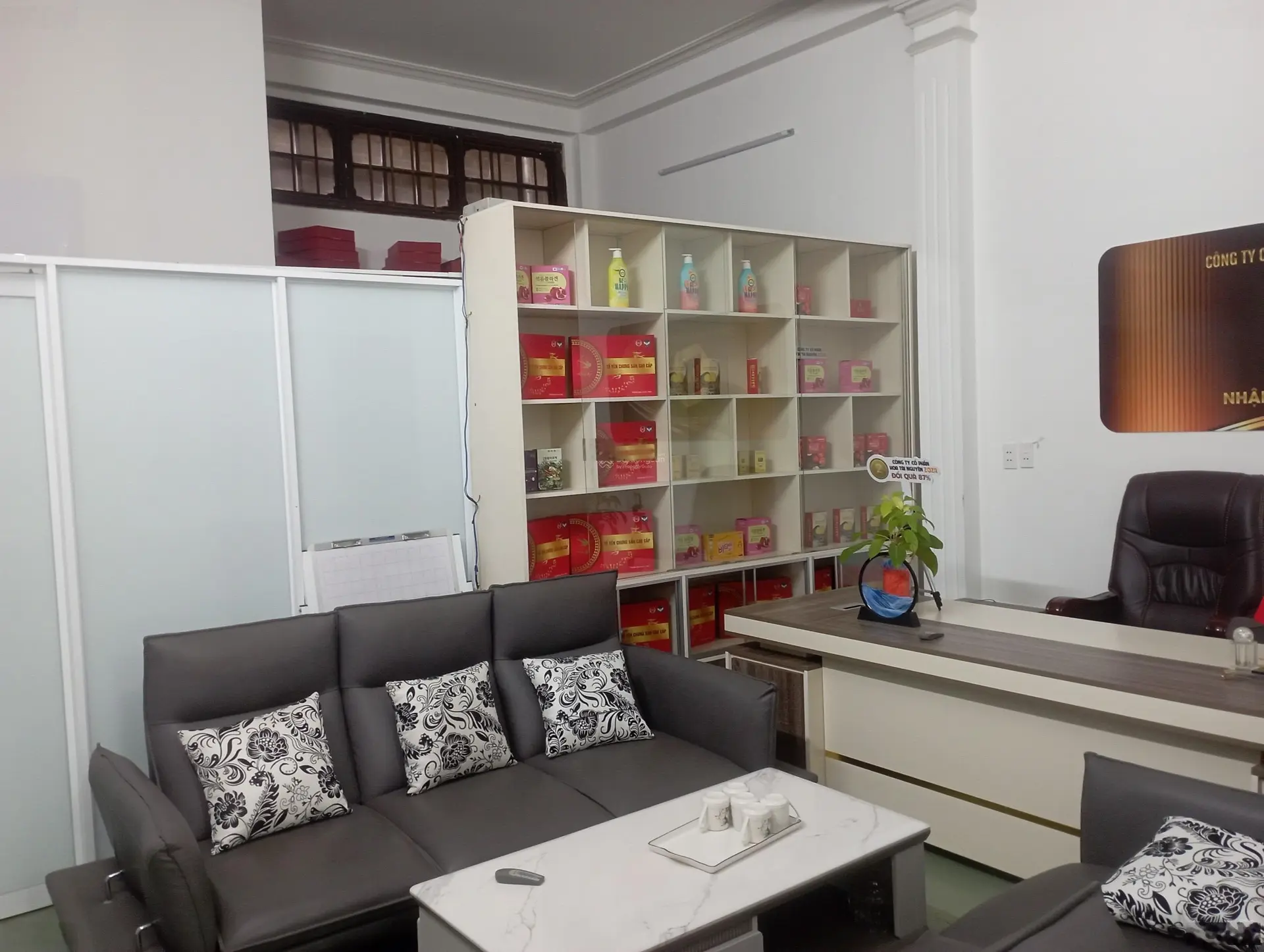 BÁN NHÀ TRỆT 3 MÊ MẶT TIỀN ĐƯỜNG NGÔ QUYỀN - ĐANG CHO THUÊ 17 TRIỆU/ THÁNG - GIÁ: 12 TỶ