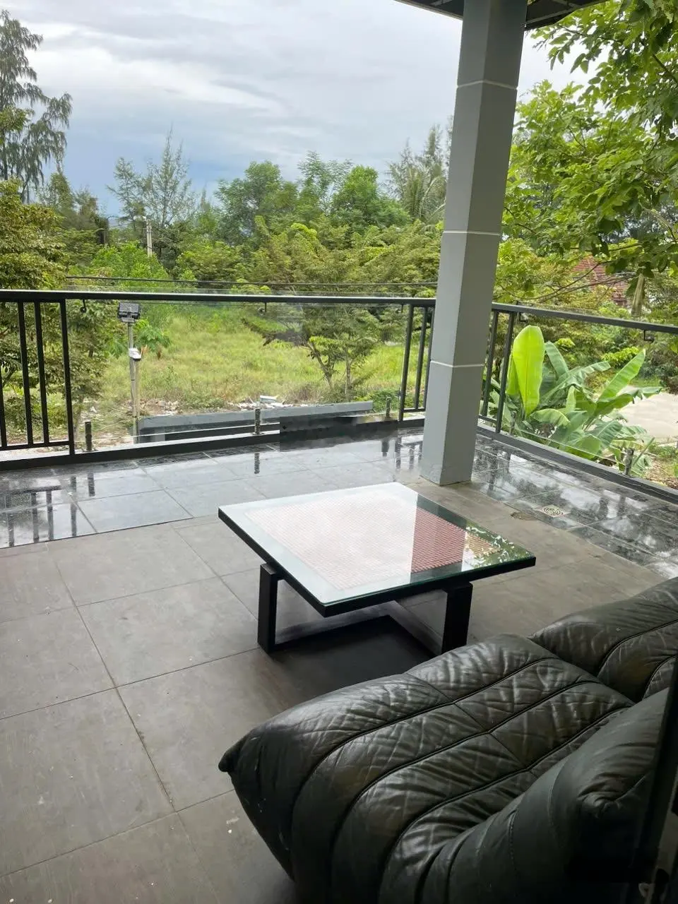 Nhà sân vườn view đầm ngay thị trấn Lăng Cô tuyệt đẹp, ngang rộng 12m, full nội thất
