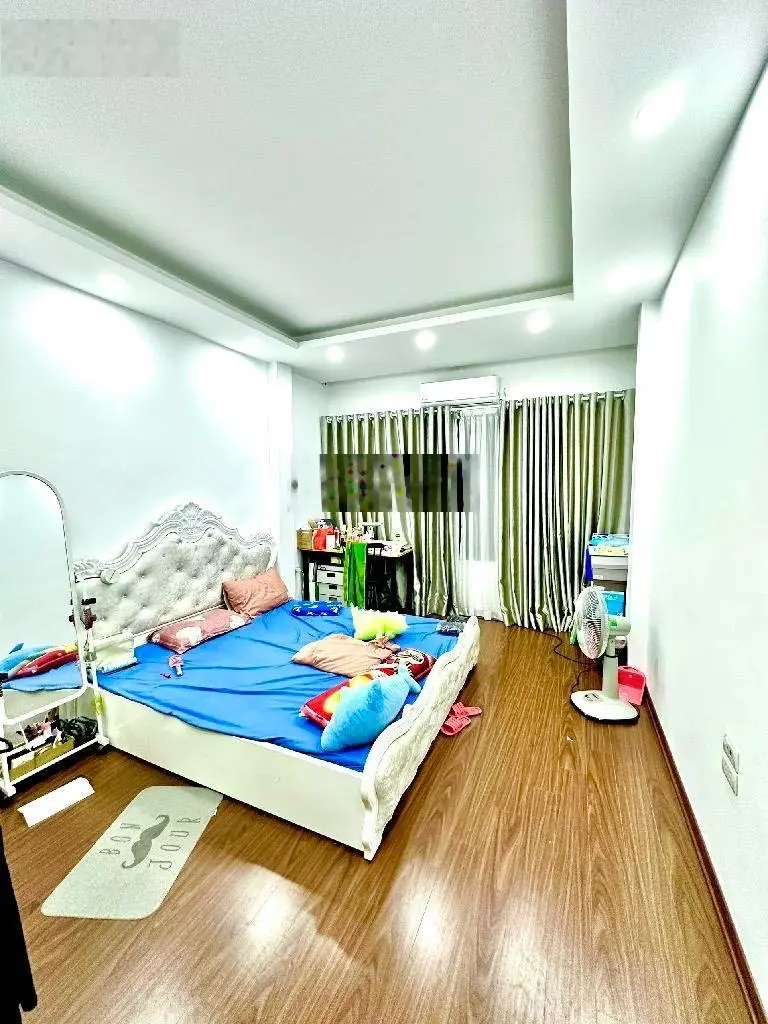 Nhà phố Nguyễn Trãi 56m2 4 tầng trắc chắn còn mới đẹp - gần phố ô t30m trước nhà 3 gác tránh sổ đẹp