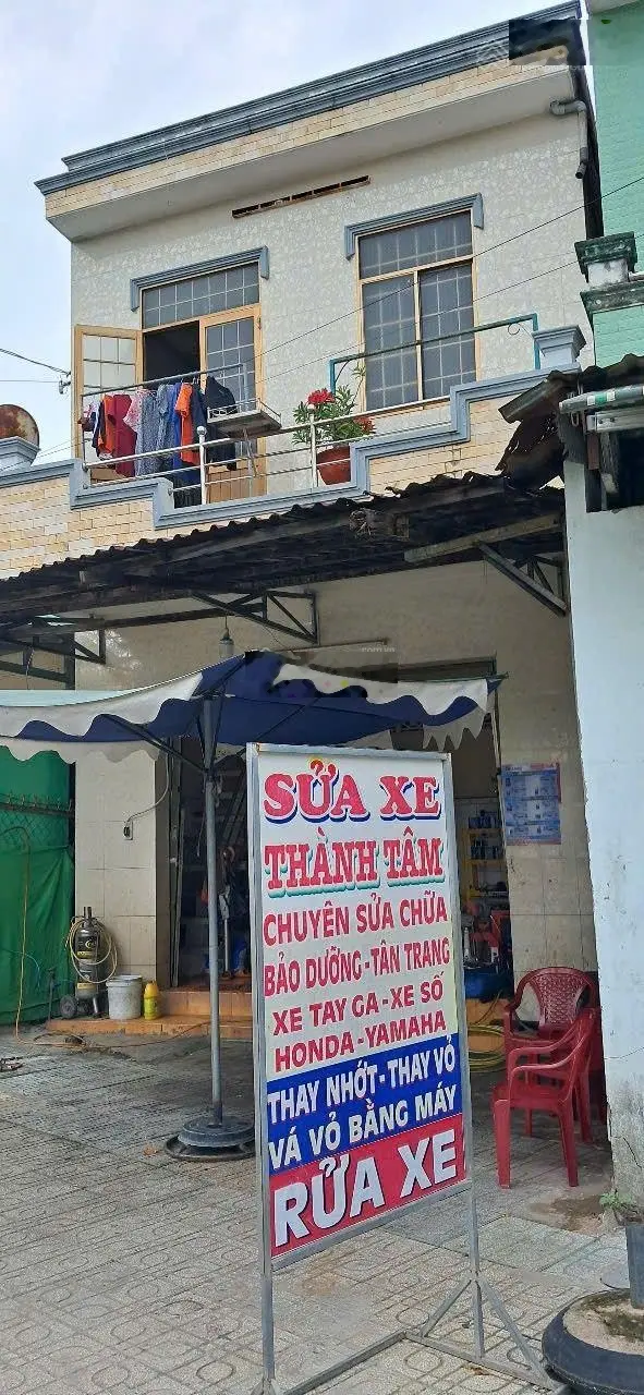 Bán nhà Mặt tiền 38m2 2 tầng sổ riêng Đường Đt 818 thị trấn thủ thừa huyện Thủ Thừa long an 2ty3 tl