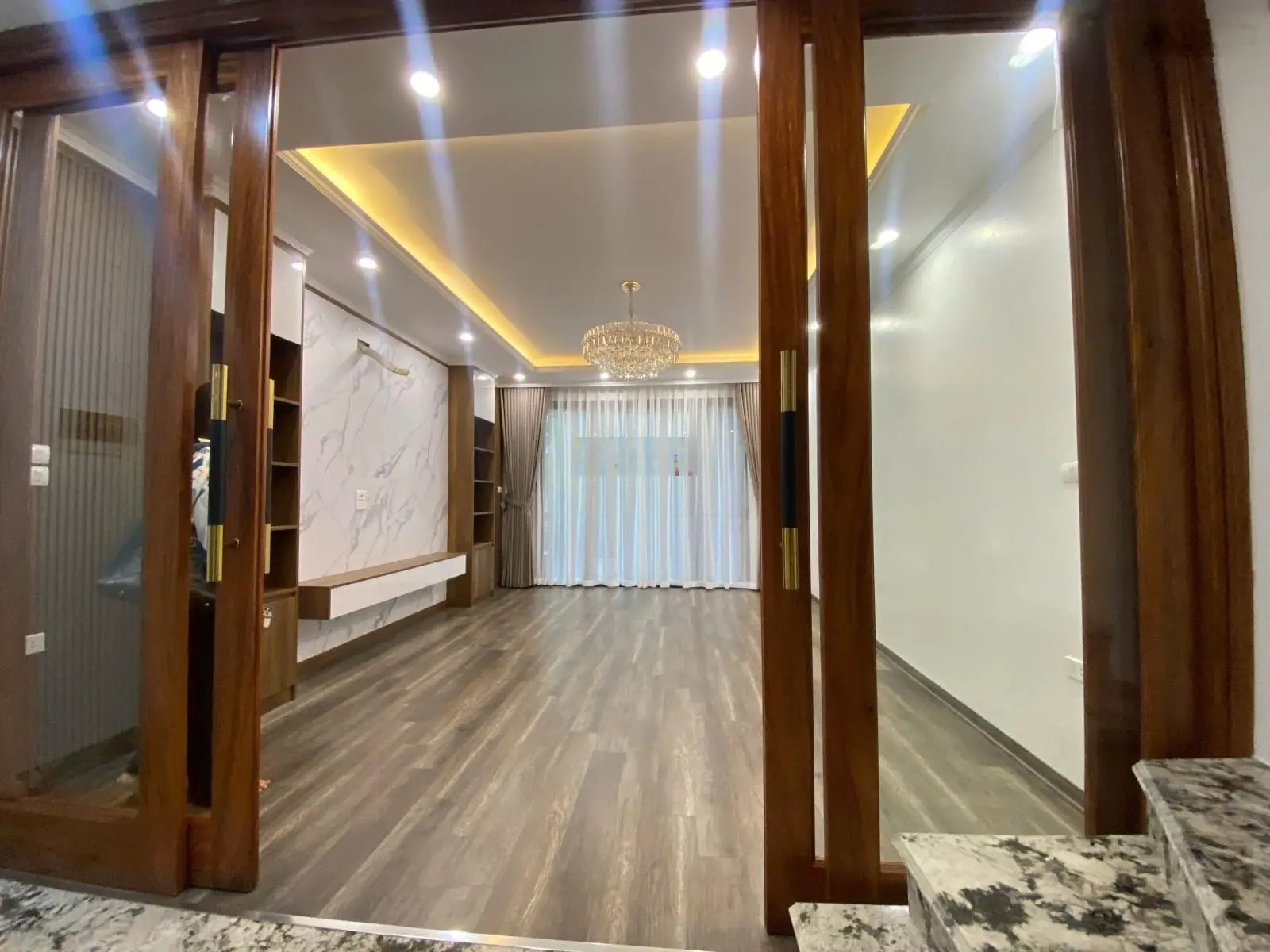 Nhà mặt ngõ thông - ô tô 7 chỗ vào nhà - Kinh doanh, Ở Thụy Khuê Tây Hồ, 45m 7 tầng, Có thang máy