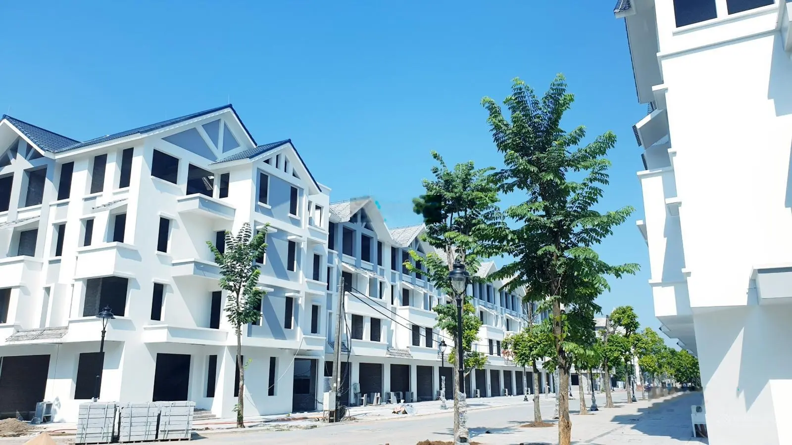 Duy nhất 1 căn Đông Dương DT 100m2, đường 12m giá nhỉnh 13tỷ - liên hệ 0981 738 ***