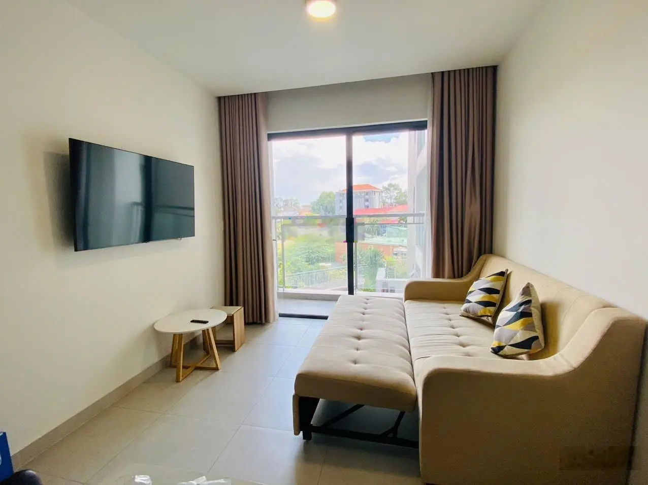 Cần tiền đi nước ngoài bán gấp căn 2PN2WC Full NT, sẵn hợp đồng thuê, giá tốt cho khách thiện chí