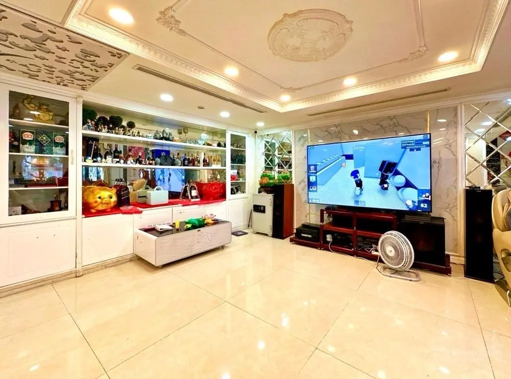 Biệt thự mặt tiền khu vip tên lửa- 180m2-9*20-6 tầng- hầm+ thang máy- nội thất xịn- giá 38 tỷ tl.