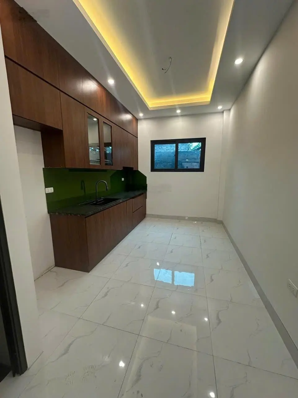 Bán nhà Tây Mỗ 43m 4 tầng dân xây, ngõ oto lùi cửa, trước mặt rộng 4.5m - có sân riêng. Giá 5.95 tỷ