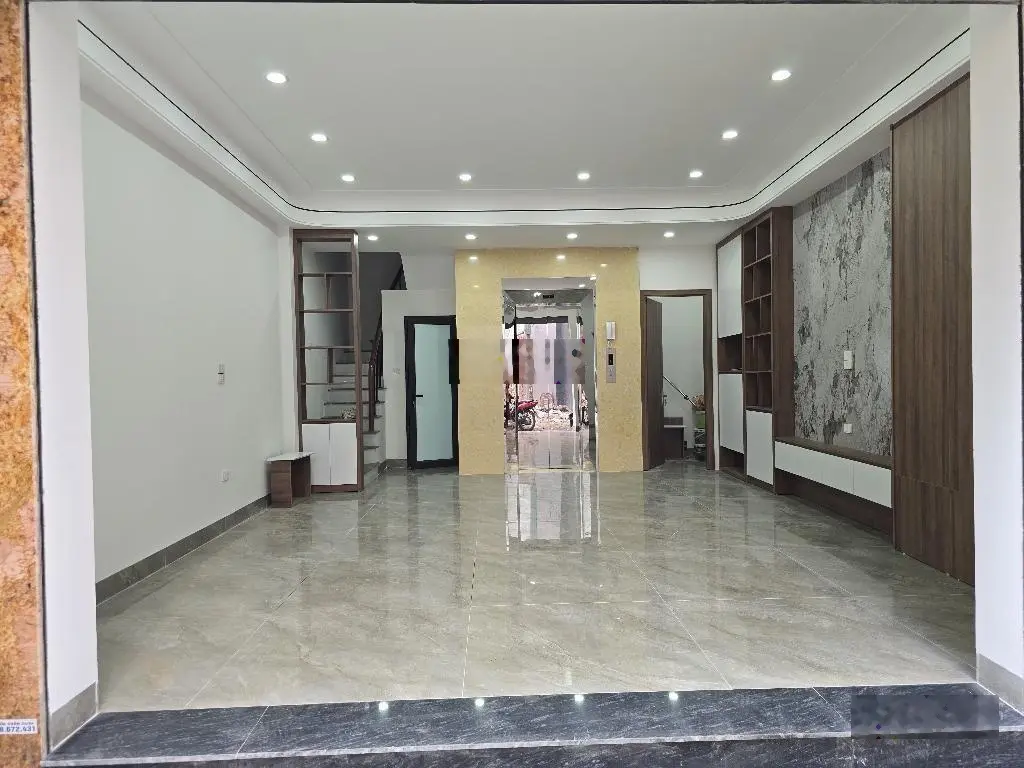 Bán nhà phố Đàm Quang Trung. Hàng xóm TTTM Aeon Long Biên. Nhà 6 tầng. Gara ôtô. DT 50m2 MT 5m