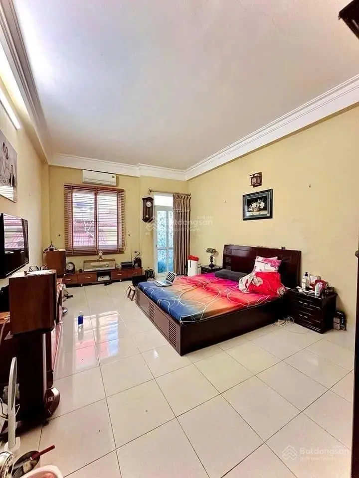 Bán NHÀ ÂU CƠ - TỨ LIÊN 65m 5 tầng 4m mặt tiền nhà dân xây tâm huyết chỉ 8,6 tỷ.