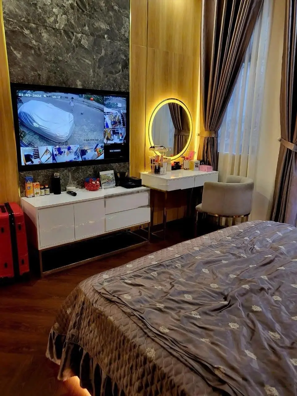 Bán nhà Thủ Đức, full nội thất, 3 lầu, đường ô tô 7m, gần trường học, cầu vượt Gò Dưa